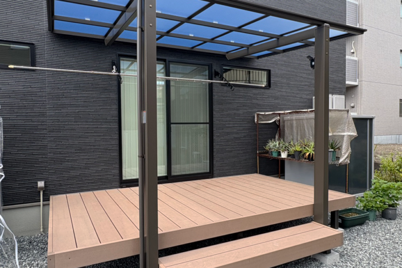 静岡市の新築施工事例。LIXIL樹ら楽ステージとフーゴFテラスで快適なお庭空間を設計。