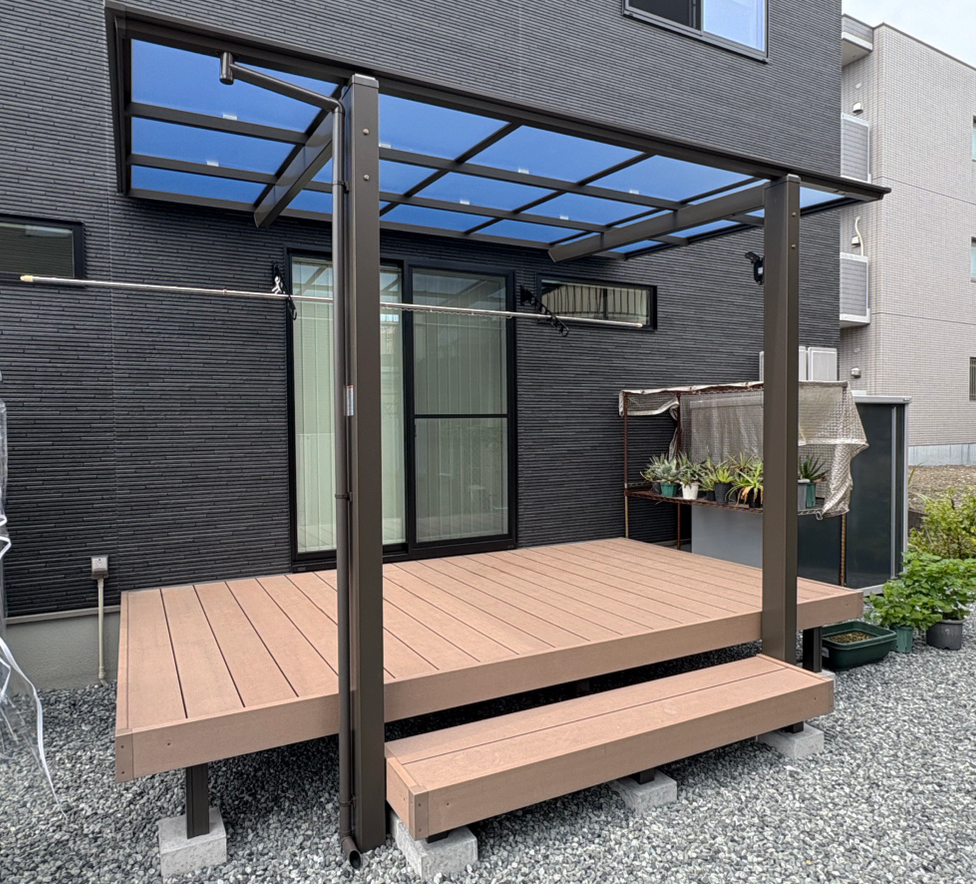 静岡市の新築施工事例。LIXIL樹ら楽ステージとフーゴFテラスで快適なお庭空間を設計。