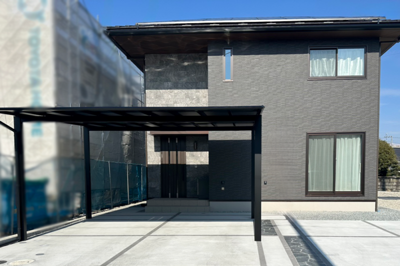 富士市の新築外構 施工後の全景。スタイリッシュでモダンなオープン外構デザイン