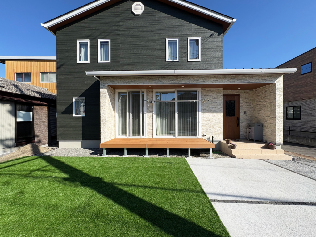 静岡市で施工した新築外構の完成全景｜ナチュラルテイストで使い勝手を重視した外構デザイン